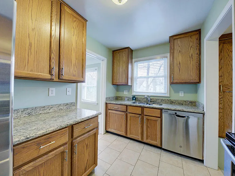 415 S Campbell Rd — Photo 6