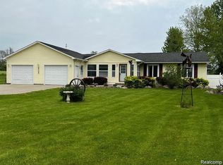 6153 S State Rd, Goodrich, MI 48438