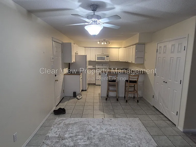 23 Chilcotin Ln W #212 — Photo 6