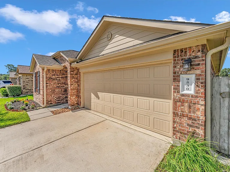 9530 Paloma Creek Dr — Photo 3