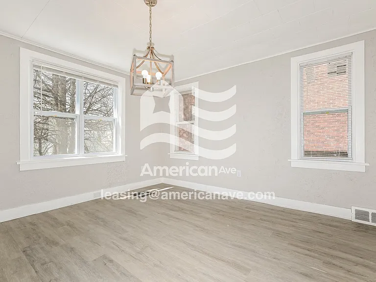 566895_009_dining_room_13655926.jpg