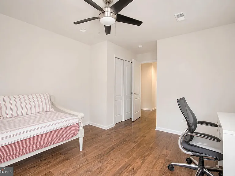 4 Regency Ct — Photo 26