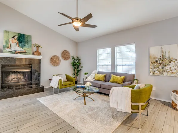 2149 Country Villa Dr, Carrollton, TX 75006
