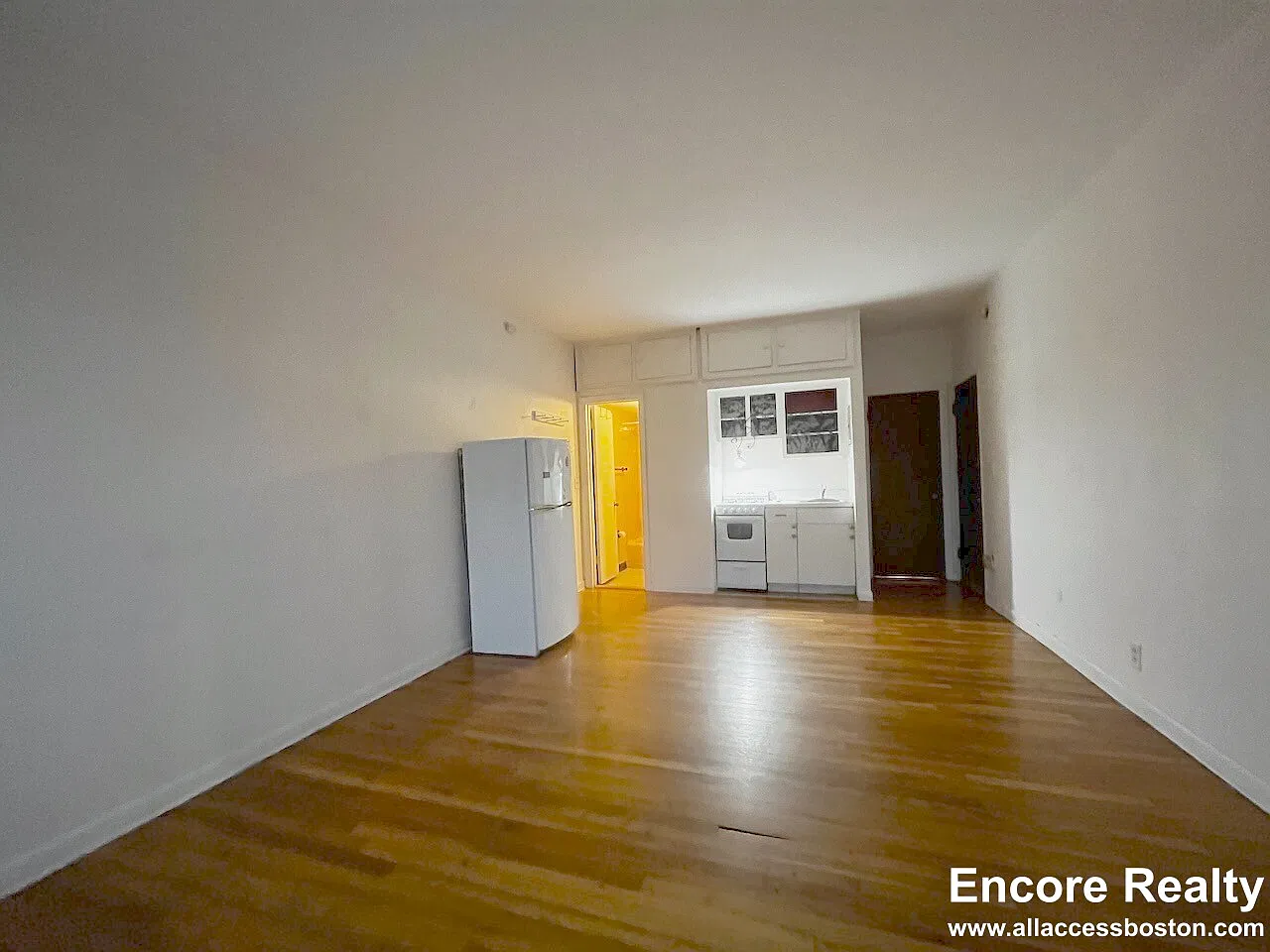 Studio, 350 sqft, $1,750 — Photo 1