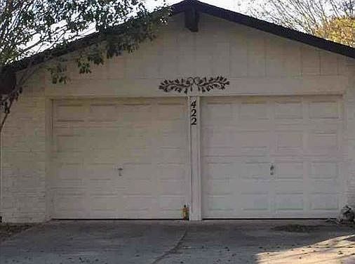 2nd image of 422 De Soto Dr
