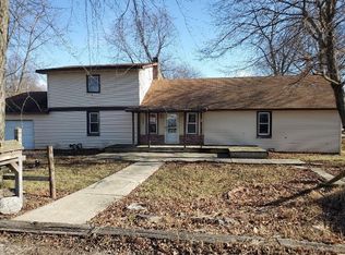 107 S Center St, Maxwell, IN 46154