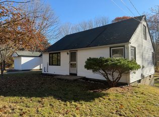 25 Chappell St, Chaplin, CT 06235