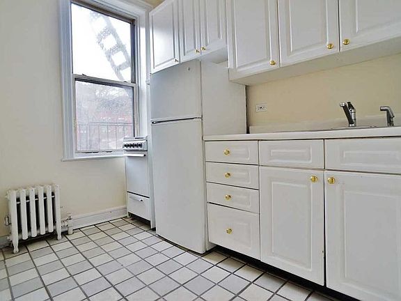 3rd image of 94 Avenue A APT 4