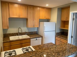 145 Cedar Way APT 11, Laguna Beach, CA 92651