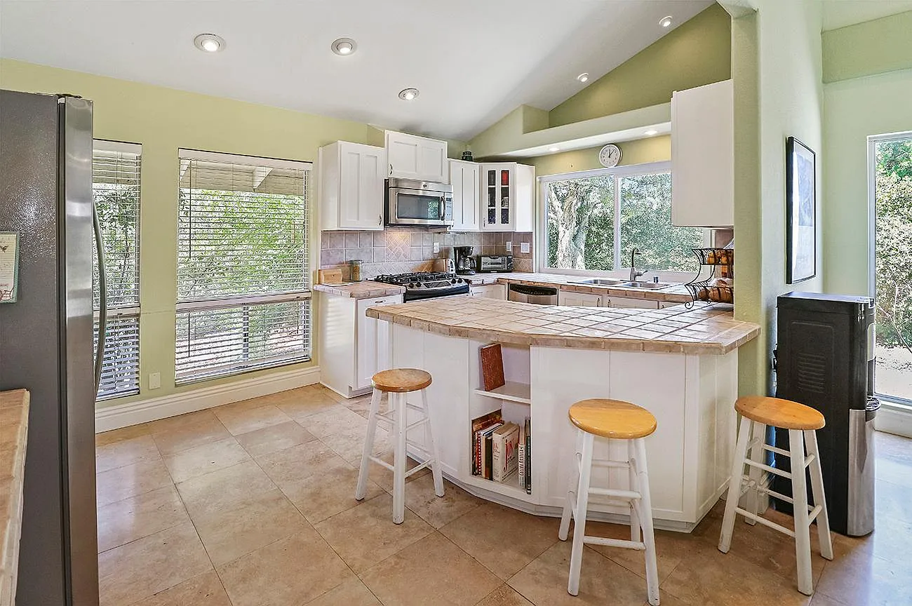 3 bed, 2087 sqft, $6,500 — Photo 2