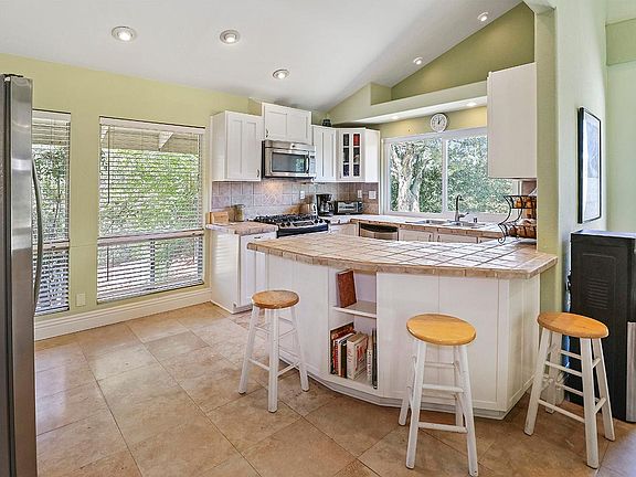 2nd image of 4332 Topanga Canyon Blvd