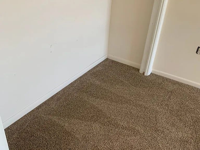 707 Saint Clair Ave — Photo 6