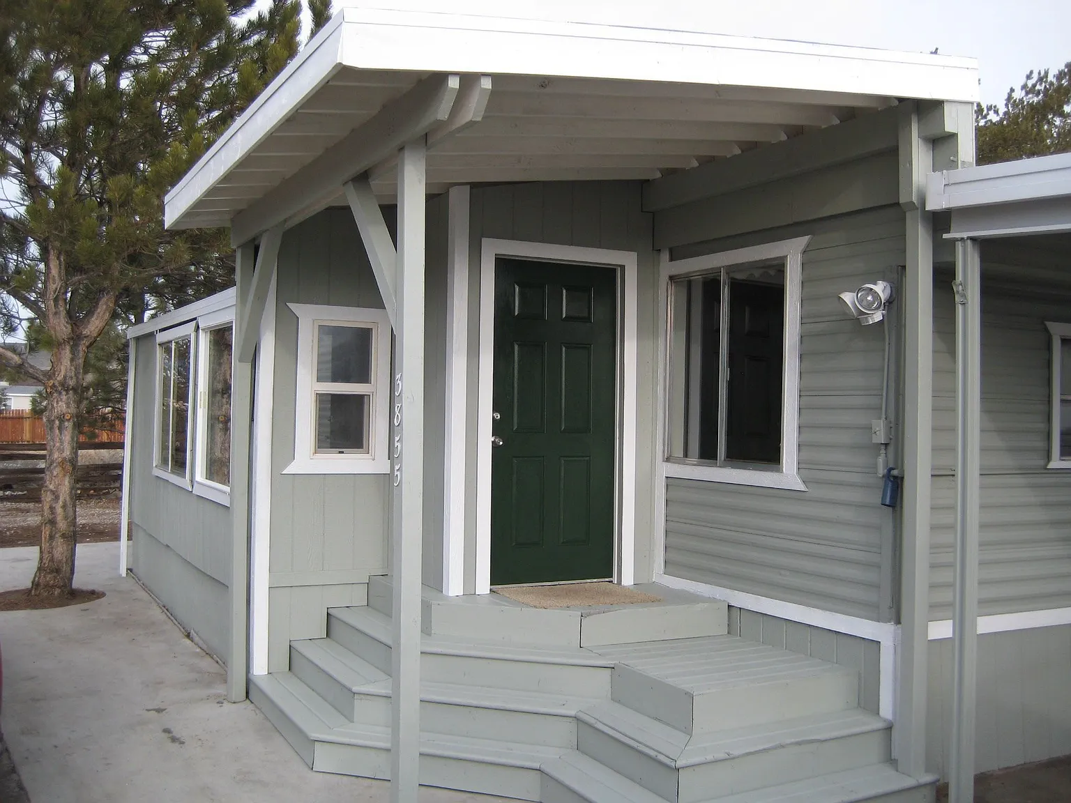 3855 Goldfinch Dr photo 1