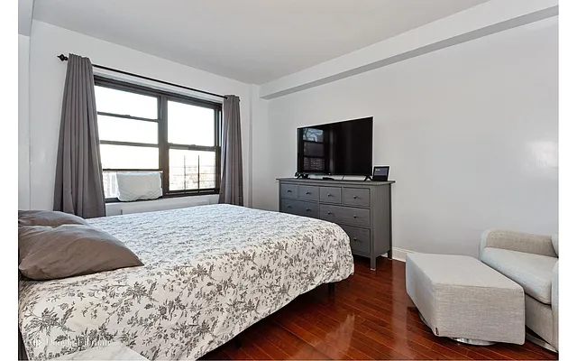 Sold by Douglas Elliman | media 25