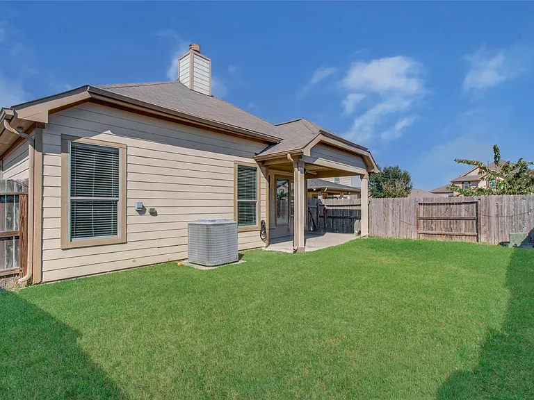 18707 Naples Ridge Ct — Photo 38