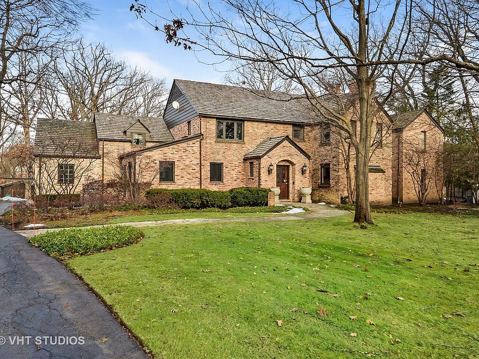 1st image of 211 Pine Point Dr