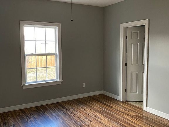 4th image of 6066 Village West Ln
