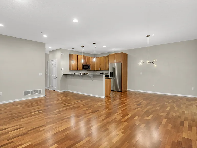 17790 Valley Cove Ct — Photo 2