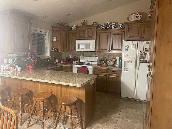 5th image of 388 N Kimberly Dr