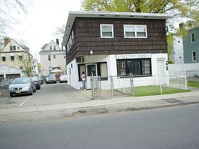 2nd image of 423 Amherst St