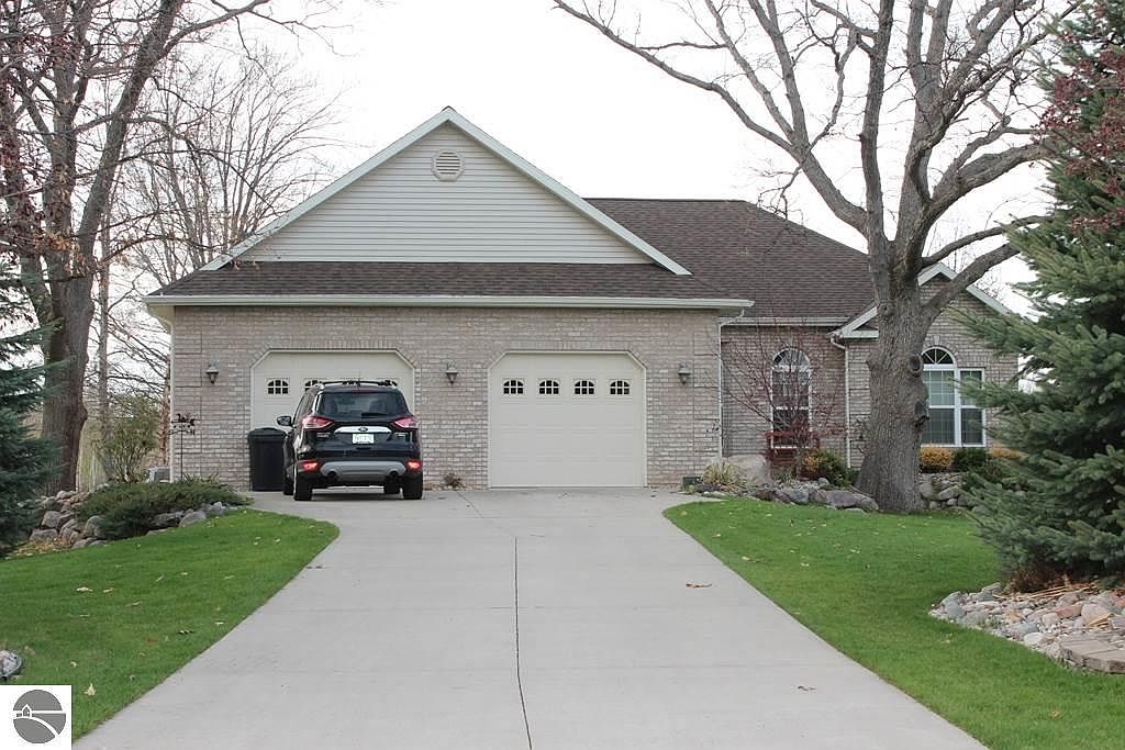 1278 Queensway Dr, Lake Isabella, MI 48893 Zillow