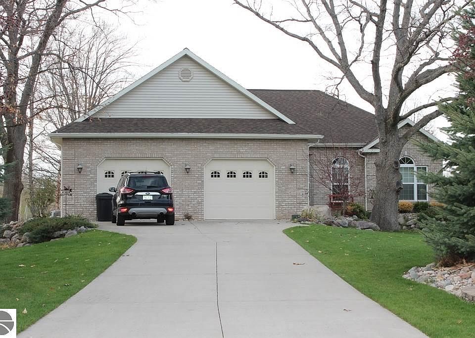 1st image of 1278 Queensway Dr