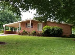 207 10th Ave SE, Conover, NC 28613