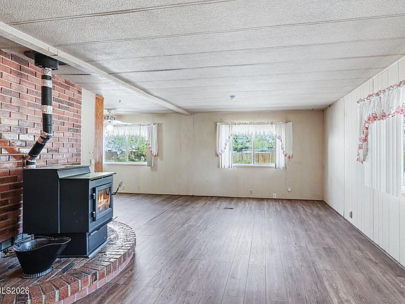 3rd image of 1380 River View Dr
