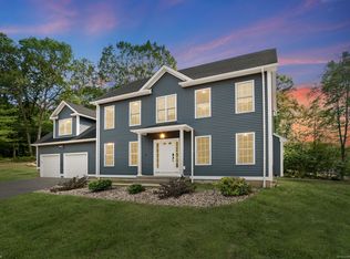 61 N Woods Rd, Hamden, CT 06518