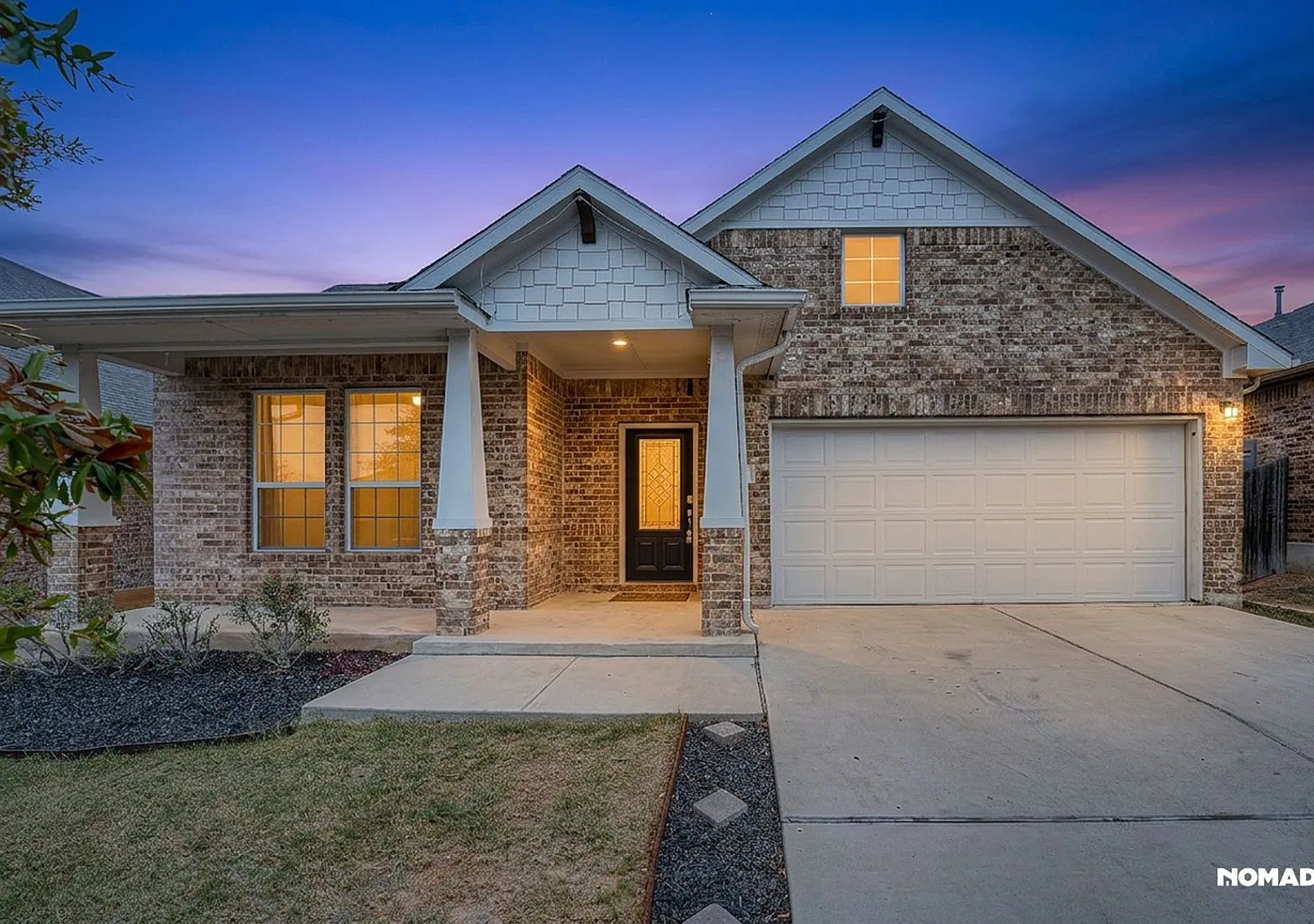Spacious 3BR House in Buda — Photo 1