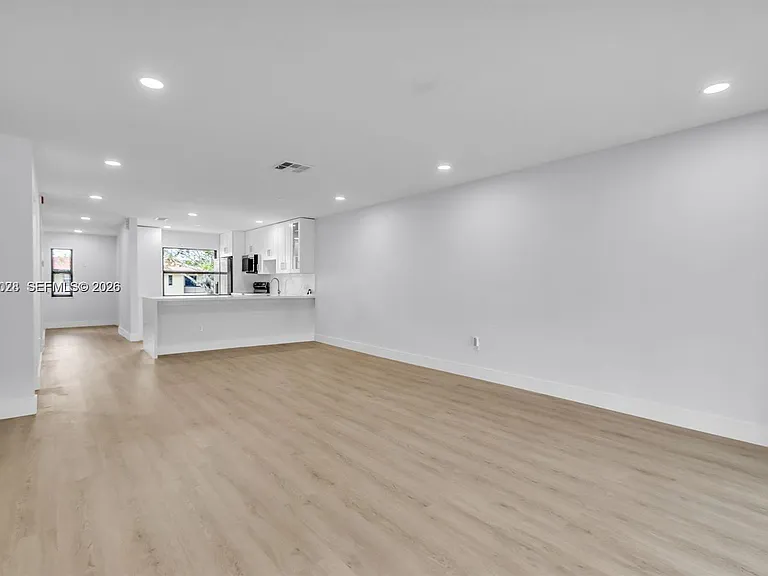 8535 Casa Del Lago #F — Photo 29