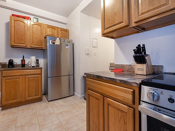 3rd image of 205 W 88th St APT 3D
