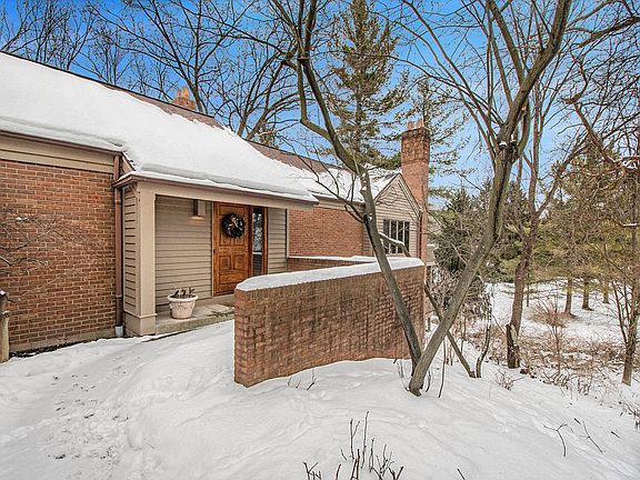 3rd image of 6631 Waybridge Dr SE