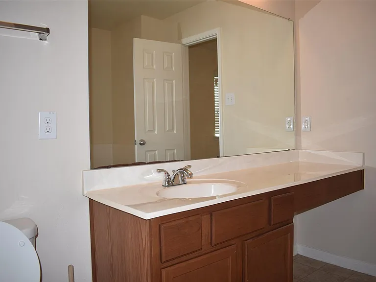 1747 Nichole Woods Dr — Photo 30