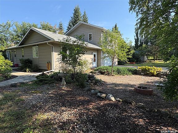 2nd image of 321 1st AVENUE N