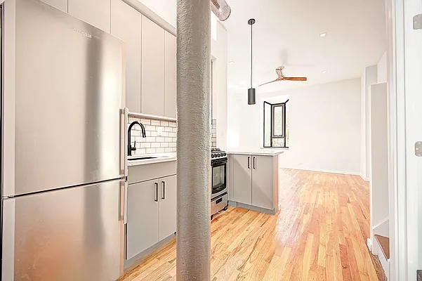 Rented by Urbane Brokerage | media 13