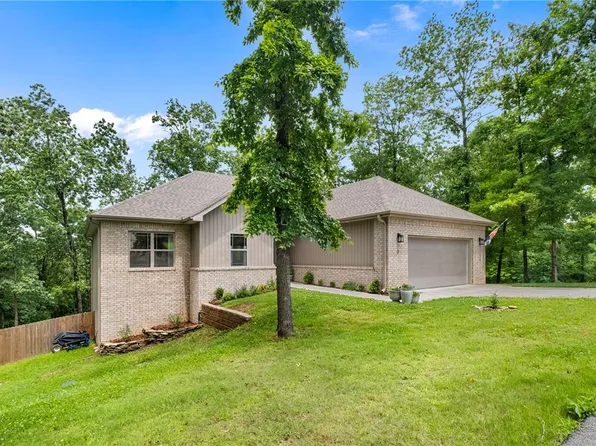 2 Stanhope Ln, Bella Vista, AR 72715