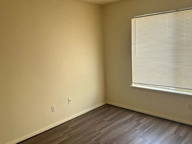 2900 Majestic Rdg #A — Photo 7