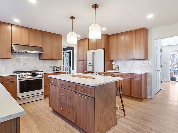 5th image of 210 Rugeley Rd