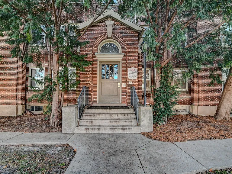2801 Monroe St — Photo 13