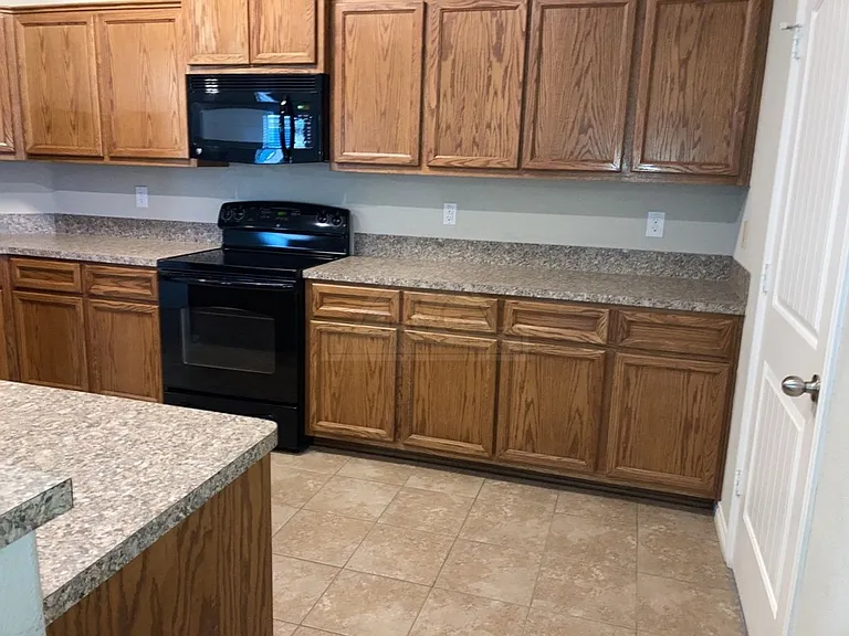 2604 Tarrant County Dr — Photo 7