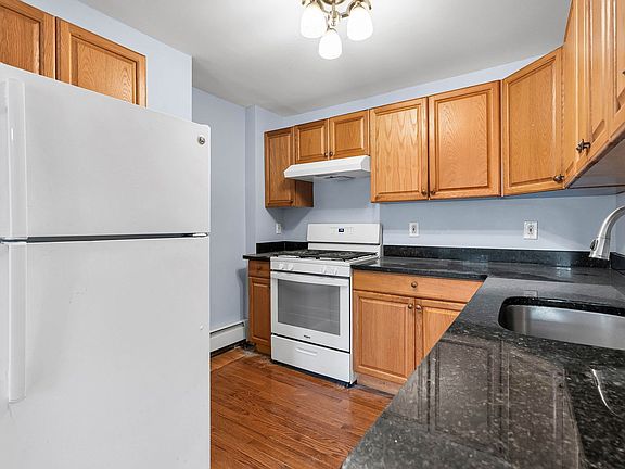 3rd image of 537 E Girard Ave Floor 2