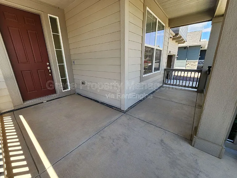 808 Byrd Dr — Photo 2