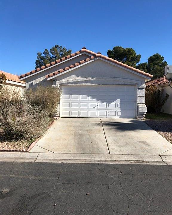 1st image of 4662 Spitfire St