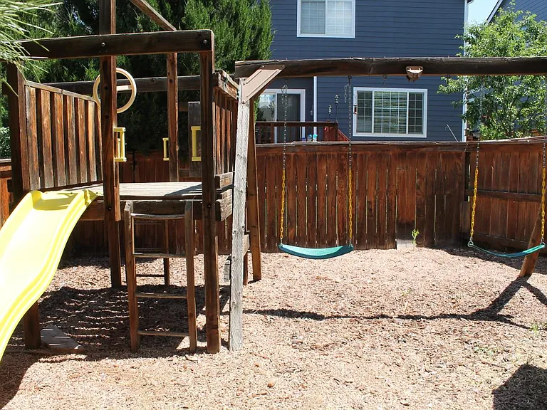 1029 Thornbury Pl — Photo 7