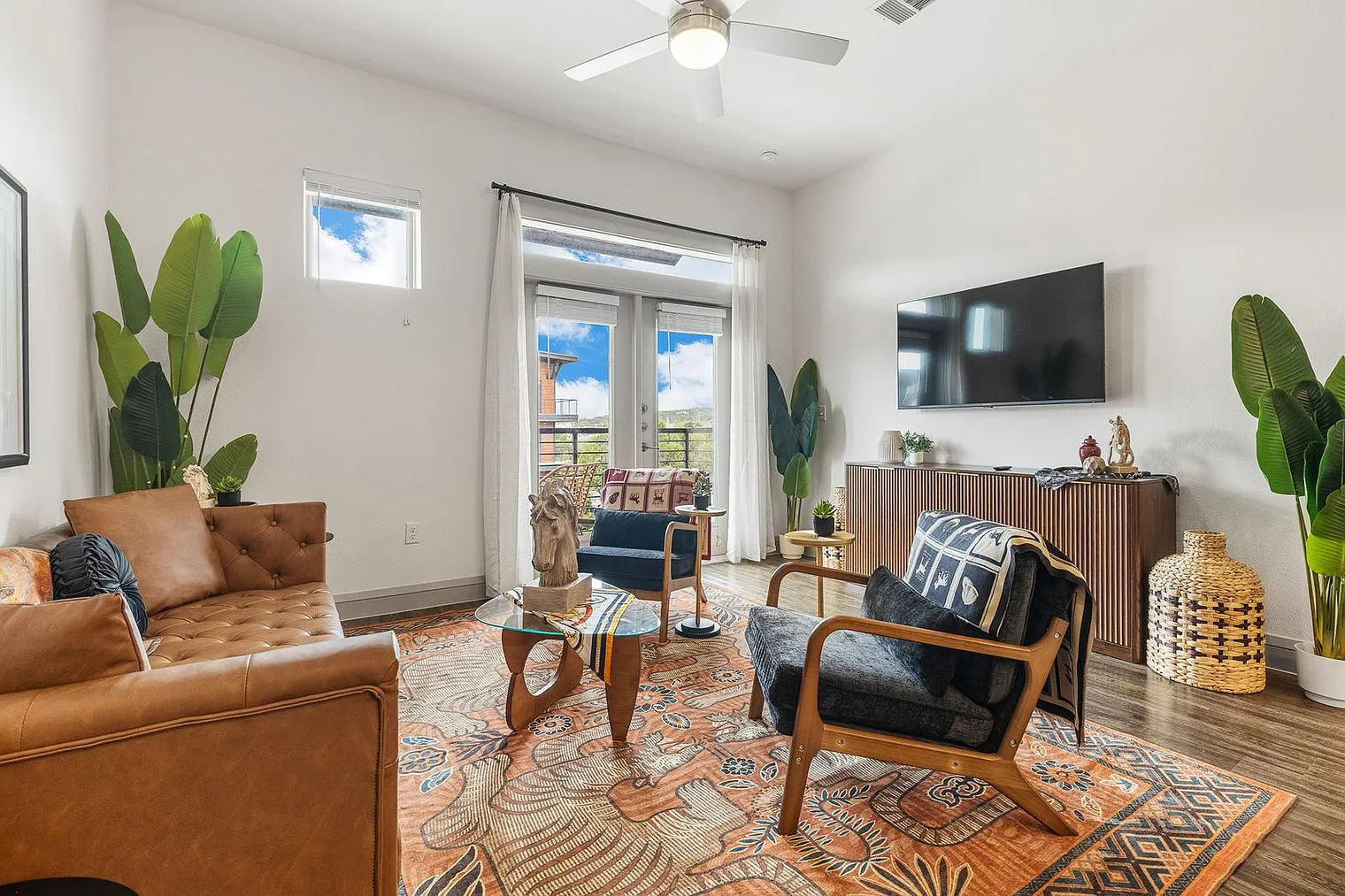 1 bed, 1.0 bath, 882 sqft, $2,970 — Photo 4