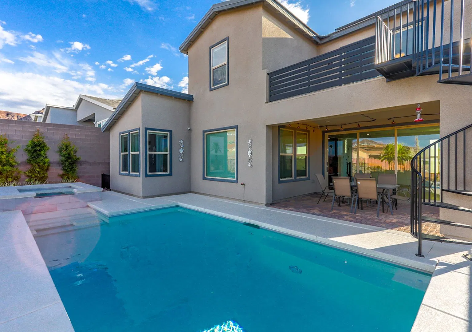 Luxury, Gated Community, Henderson Home With Pool And Spa — Photo 2