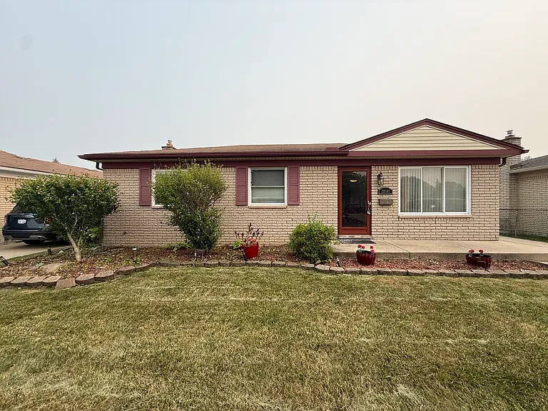 20380 Garden Ct — Photo 10