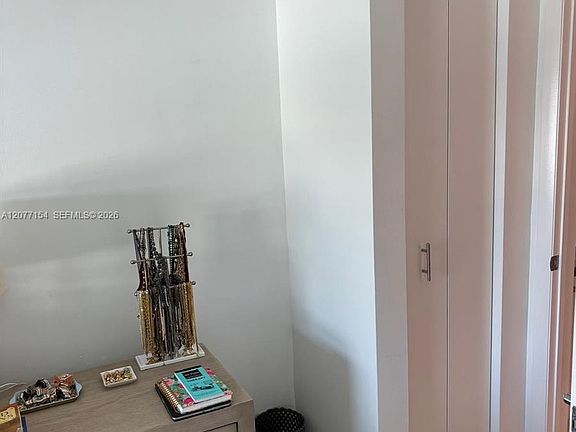 4th image of 90 SW 3rd St APT 1909