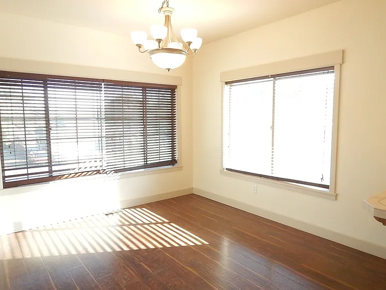 704 NE Loper Ave — Photo 4
